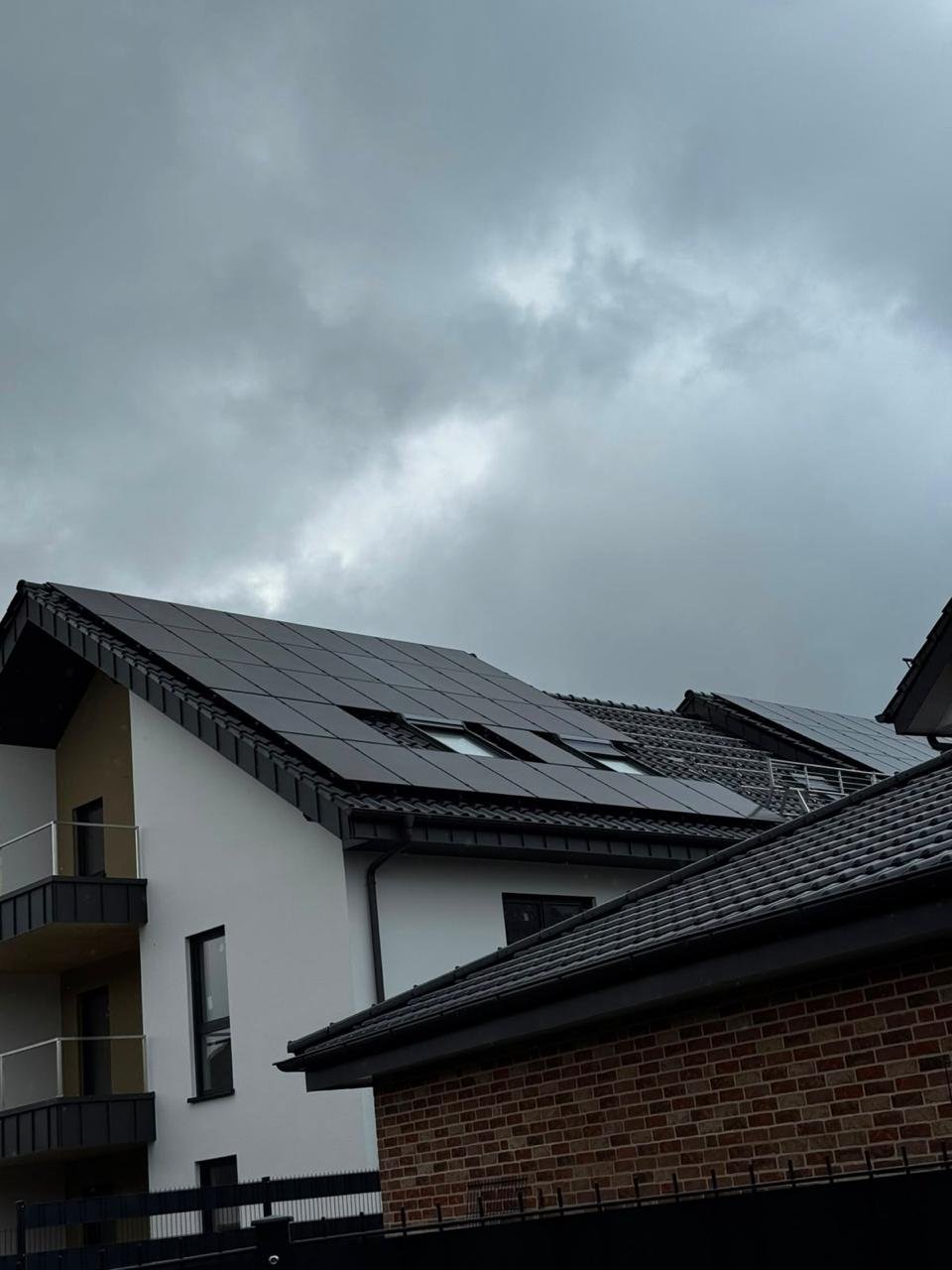 Photovoltaikanlage auf einem Mehrfamilienhaus